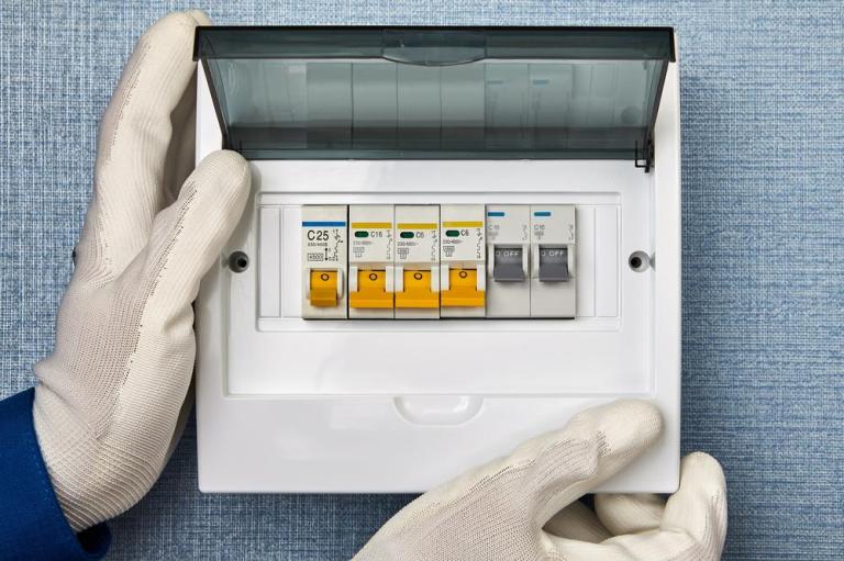 Électricien à Nice : comment bien choisir son professionnel ?